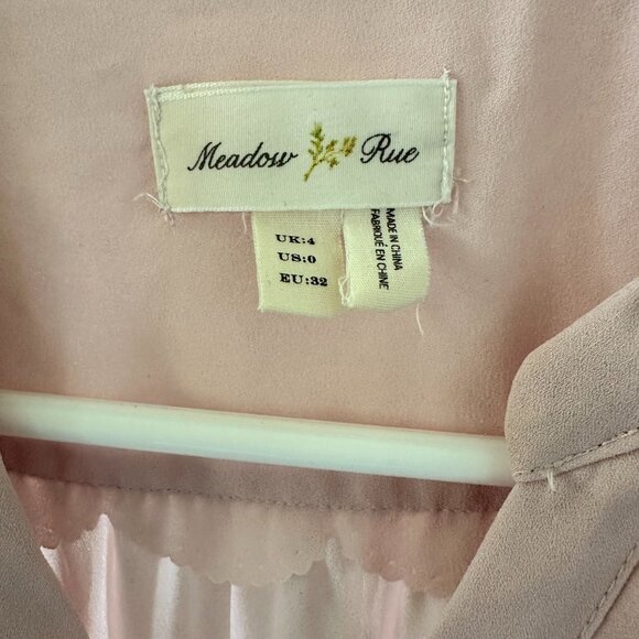 Anthropologie Meadow Rue Scalloped Shell Sleeveless Blouse - Picture 2 of 4